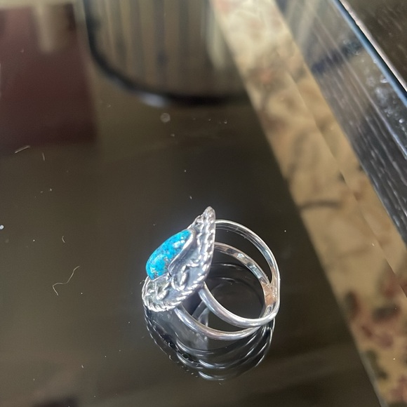 Turquoise Silver Ring - Picture 5 of 5